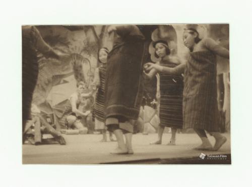 1943年舞台劇《阿里山》演出一景
